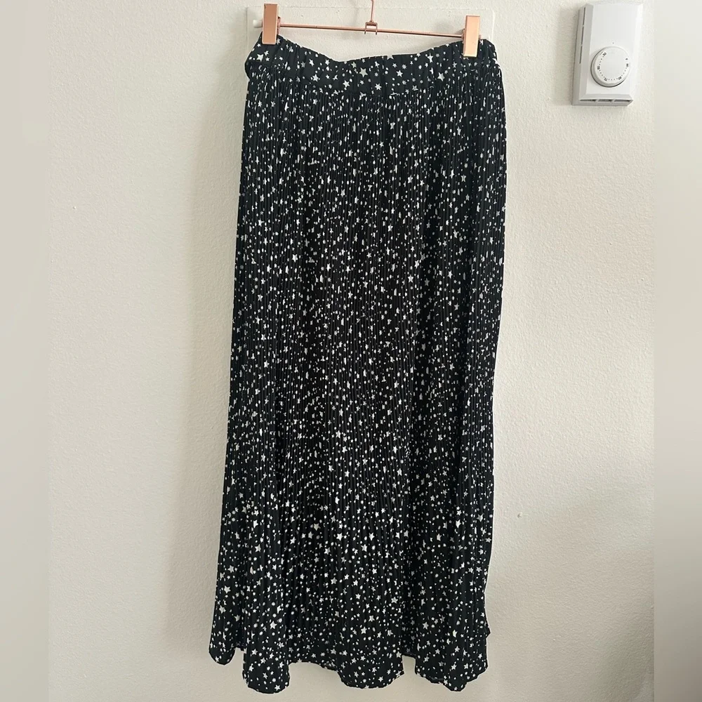 Black and white star print pleated skirt - Picture 3 of 4